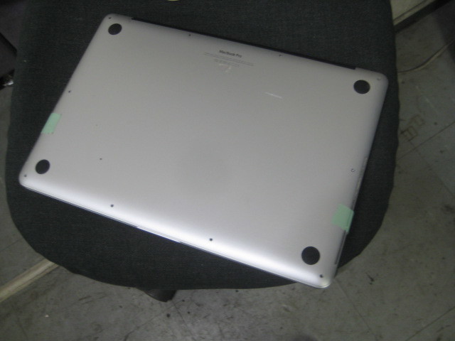 ジャンク品!!APPLE MacBook Pro A1398 EMC2909 C004_画像4
