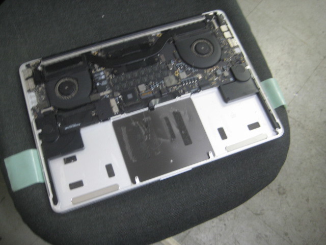 ジャンク品!!APPLE MacBook Pro A1398 EMC2674 C006_画像5