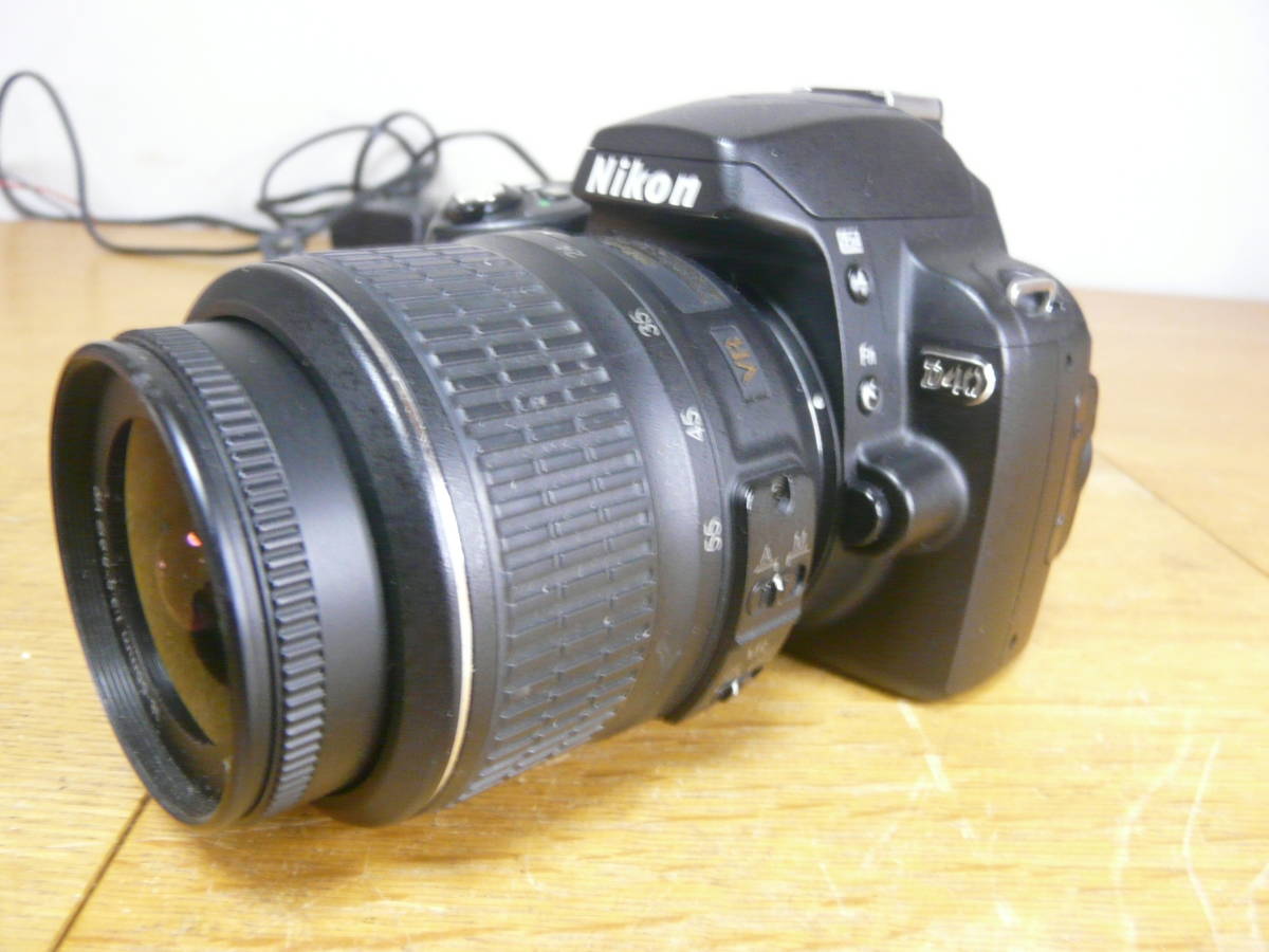 往年の名機　　NIKON D40 NIKON DX18-55ｍｍ付　　純正充電器・電池付属　　２９００円から_画像3