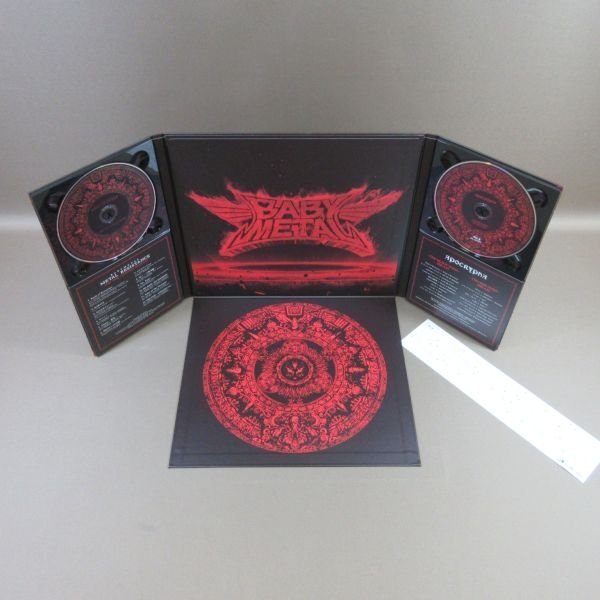 F351●【送料無料!】BABYMETAL「METAL RESISTANCE -THE ONE LIMITED-」CD＋Blu-ray_画像4