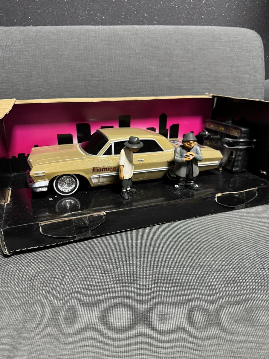 1/18 シボレー インパラ 1963 impala ローライダー 中古品 希少 アメ車 HOMIE リンドバーグ 当時物