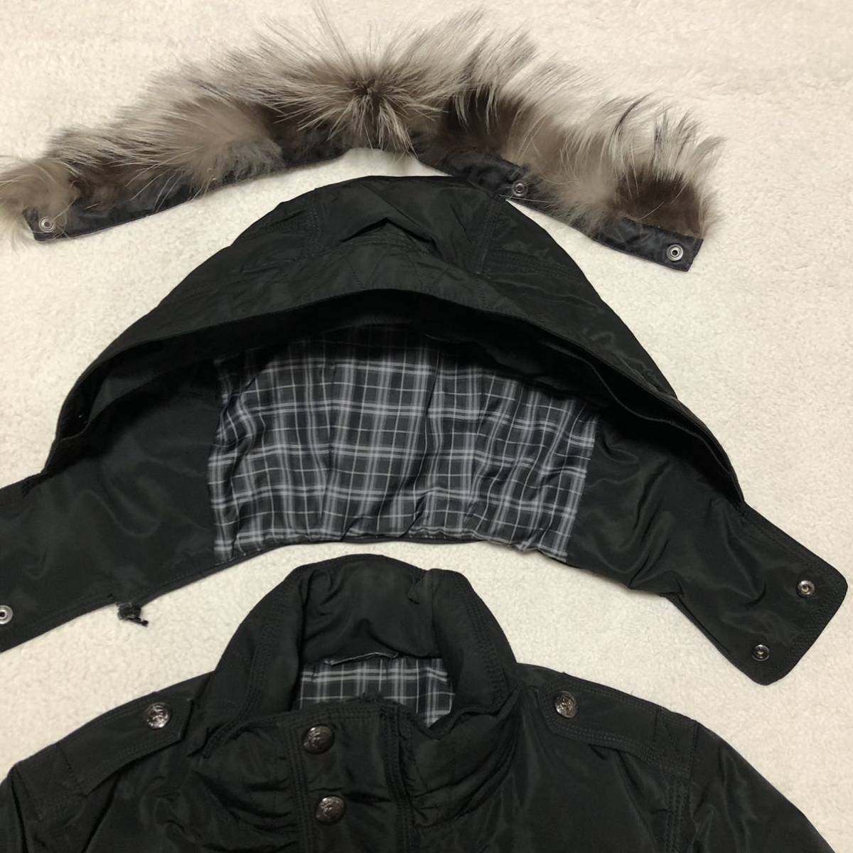 美品 バーバリーブラックレーベル ダウンジャケット シルバーフォックスファー M 銀ボタン ノバチェック BURBERRYBLACKLABEL アウター_画像5