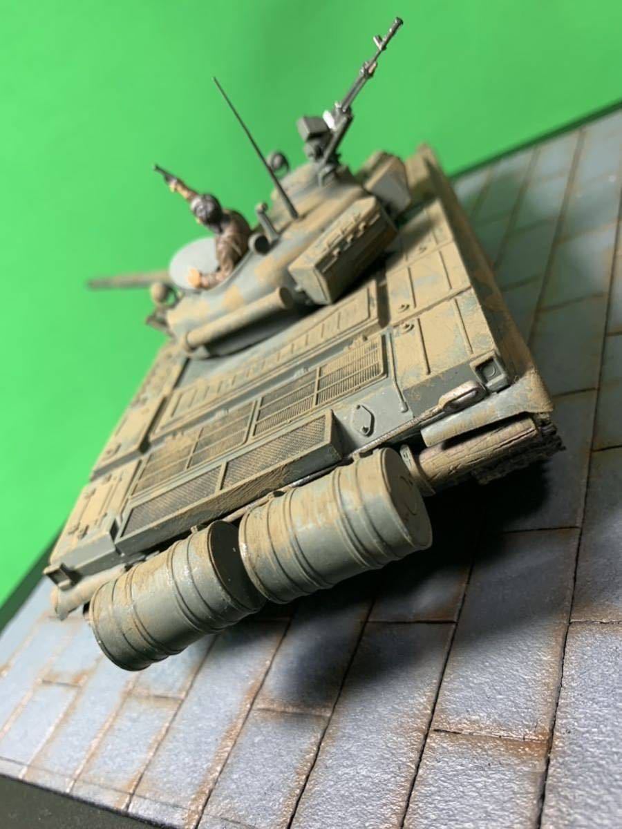 【塗装完成品】 1/35 ESCI MBT 主力戦車 T74 戦車兵付き ソビエト軍 戦車 模型 ミリタリー_画像6