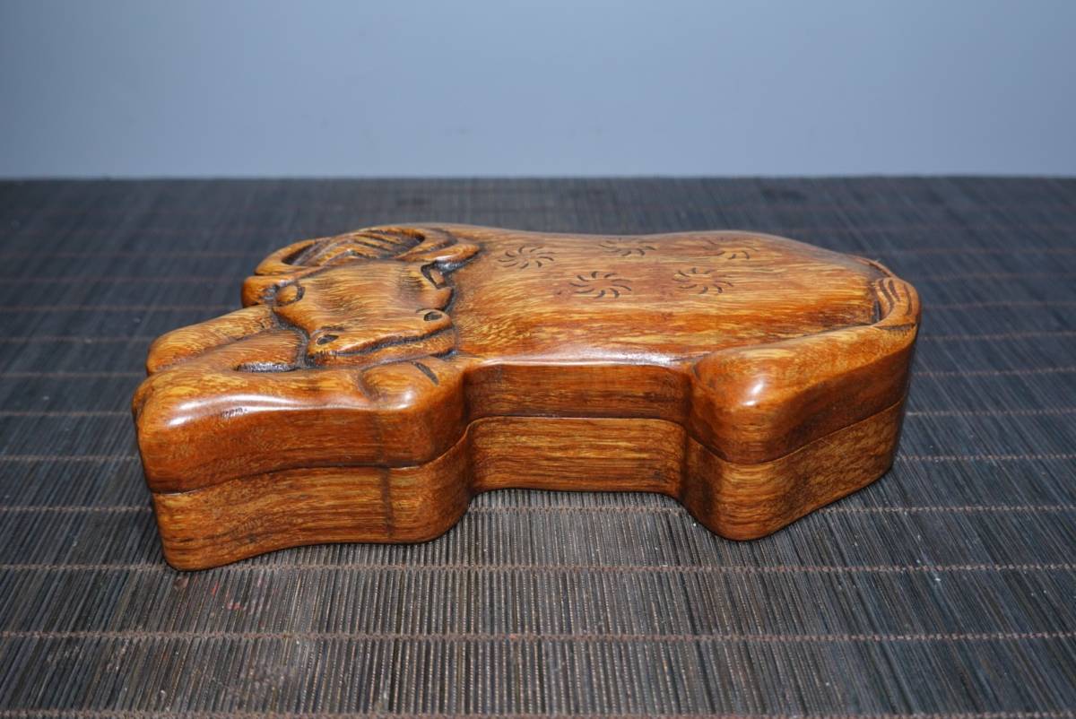 大人気新品 極細工 黄牛硯盒 古竹黄彫 清 骨董品 東洋彫刻 中国古美術