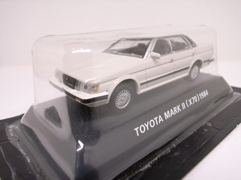 KONAMI / コナミ 1/64 絶版名車コレクション Car of the 80's RED トヨタ マークⅡ (X70) 1984 希少美品_フロントビュー