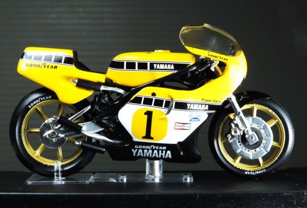 1/24　IXO イクソ　　　ヤマハ YZR 500_画像2