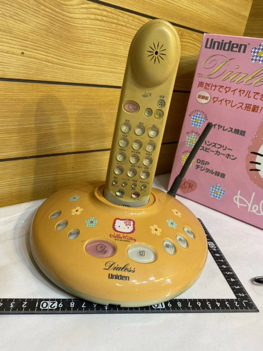 Uniden Hello Kitty CDL10 diamond less cordless answer phone machine yellow 