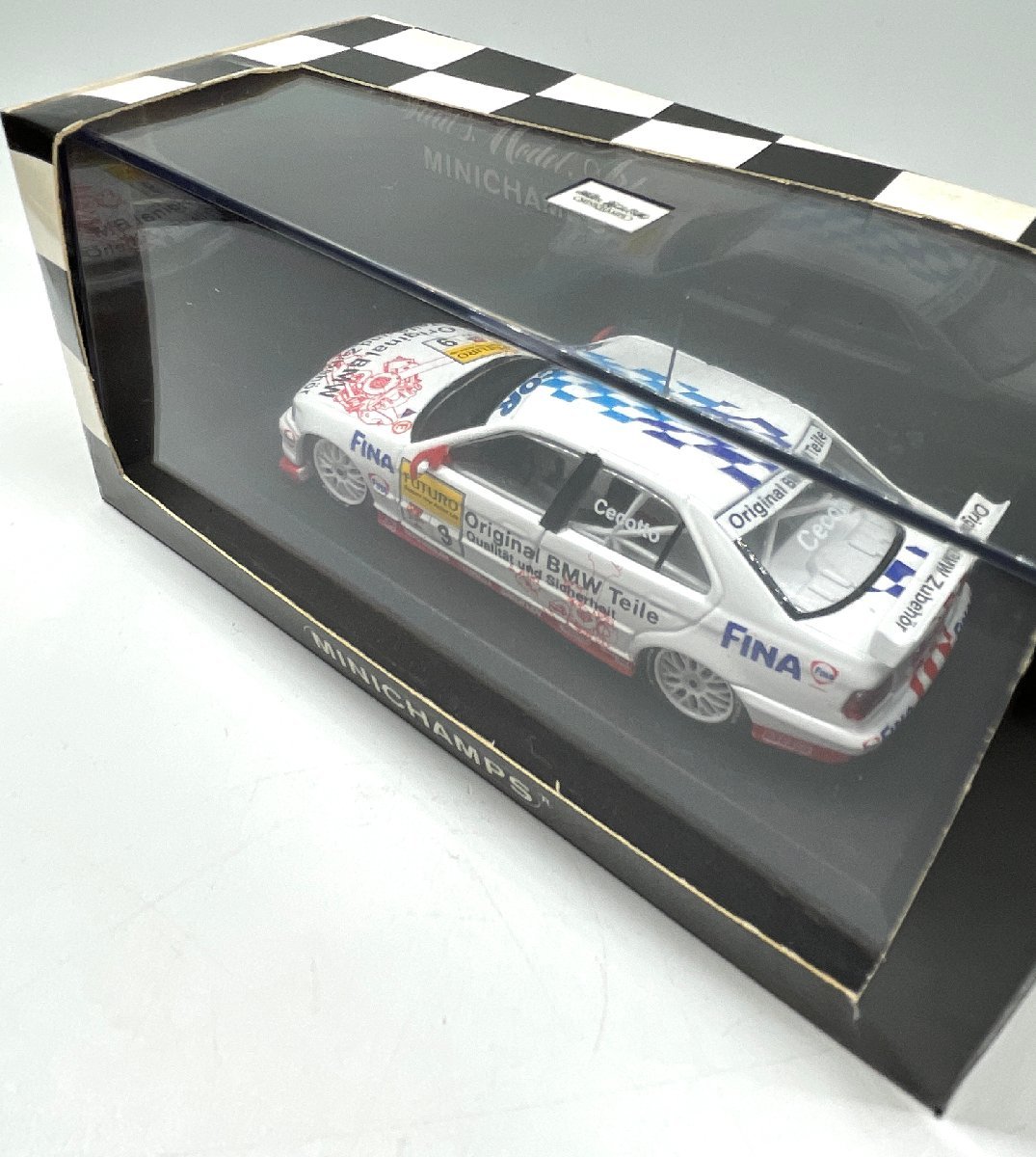 216△MINICHAMPS 1/43 BMW 320 STW 1998 J.Cecotto ホワイト No.9_画像3