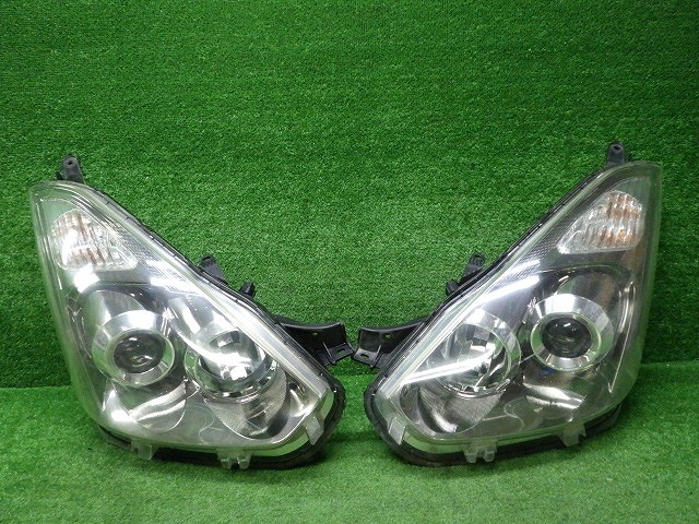 トヨタ ZNE10/14 ウィッシュ 後期 ヘッドライト左右 HID 68-13 231030027_画像1