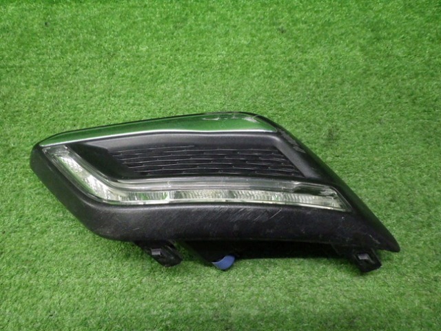 日産 T32 NT32 HNT32 エクストレイル 左側 LED デイライト？ 231031037の画像1