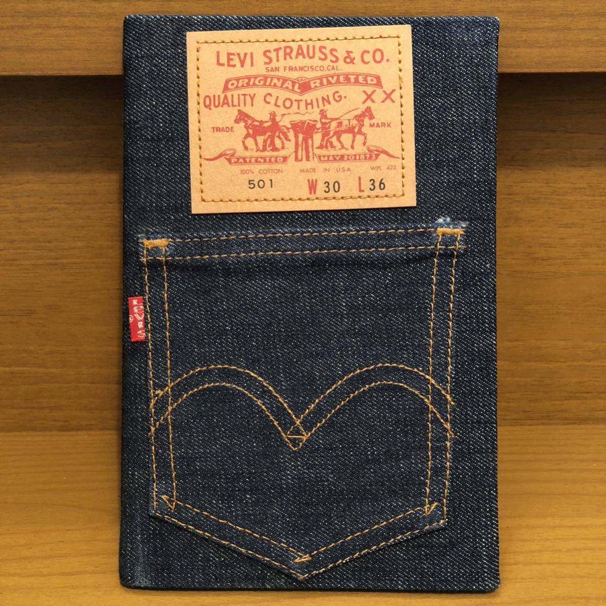 ビンテージ LEVI'S リーバイス 501XX ジーンズ デニム 66 赤耳 E Now ! Designs クラッチバッグ バインダー ポスター 看板 ディスプレイ_画像1