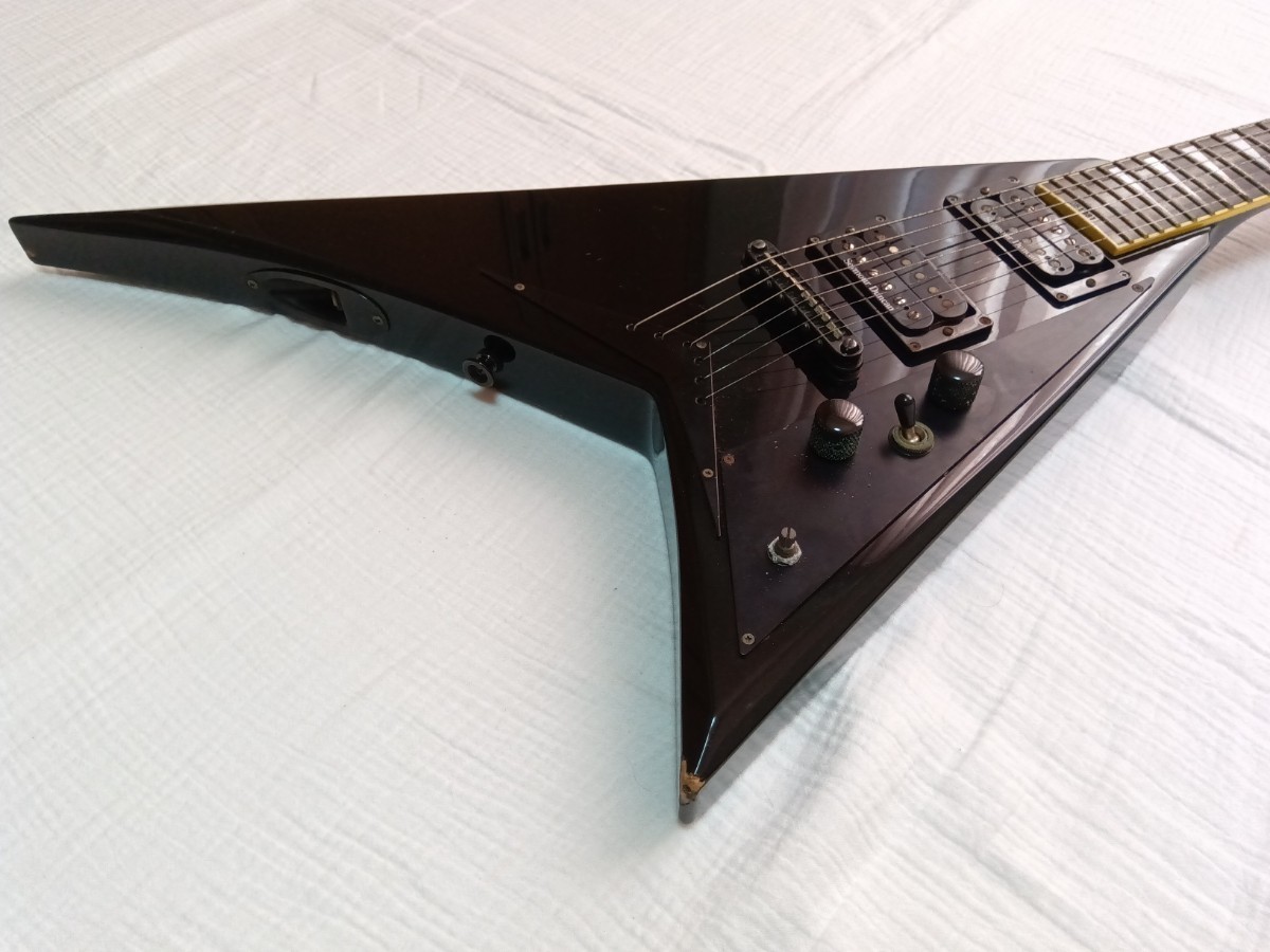 【希少】 Jackson stars エレキギター　ジャクソン Seymour Duncan ピックアップ搭載 フライングV 純正ケース付き_画像3