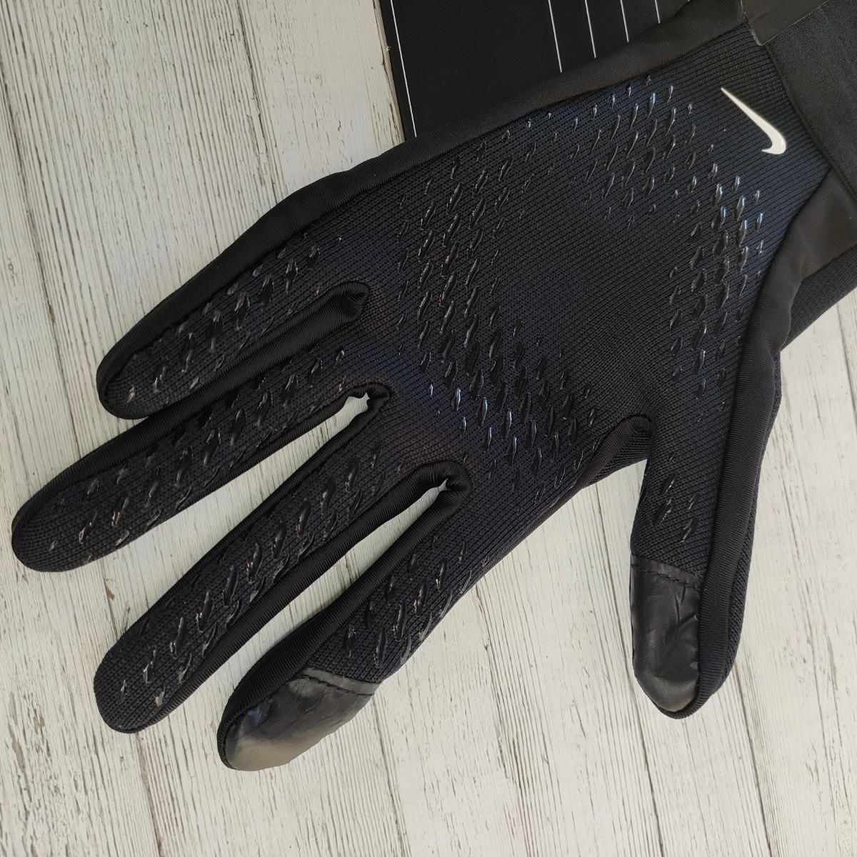 【Lサイズ】NIKE　ナイキ　ハイパーウォーム　ブラック　タッチスクリーン　グローブ　手袋　　メンズ　サッカー　テニス　防寒対策