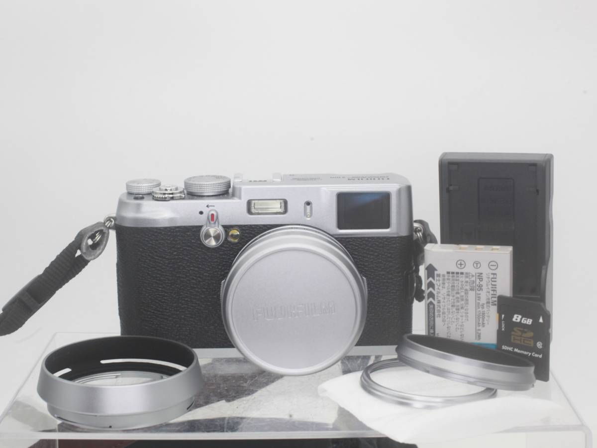 ★極美品 FUJIFILM FinePix X100 23mm 1:2★_画像1