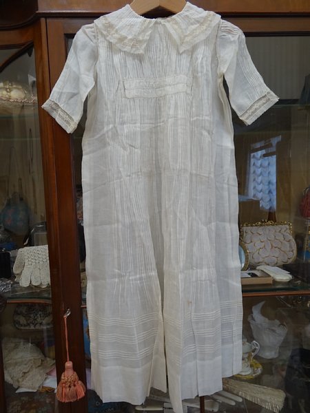 Grace アンティーク フランス 1900年 極薄リネンの手縫いの子供用オーバードレス 極細ピンタック 着丈約70cm ドール衣装のリメイクにも