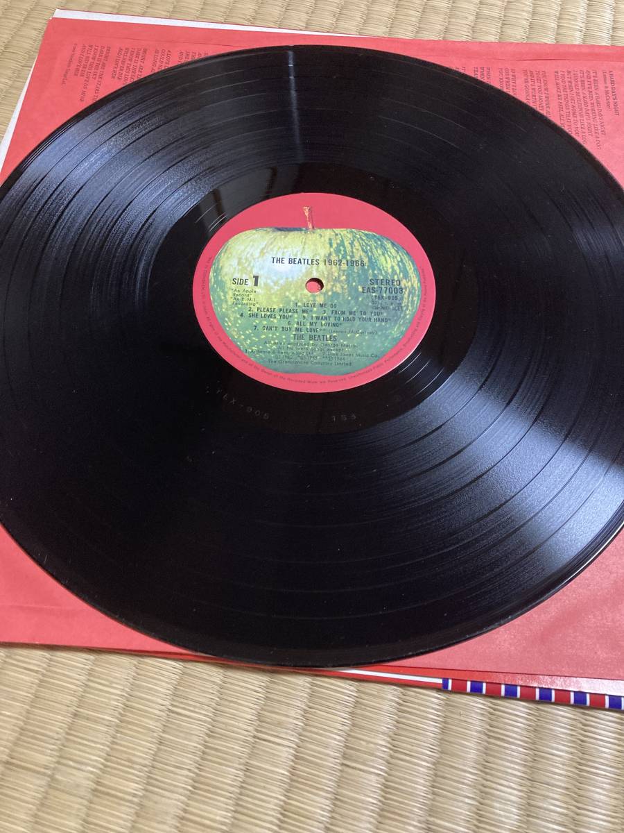 【レコード】THE BEATLES ザ・ビートルズ レコード　赤盤 1962~1966 国旗帯付/2LP_画像4