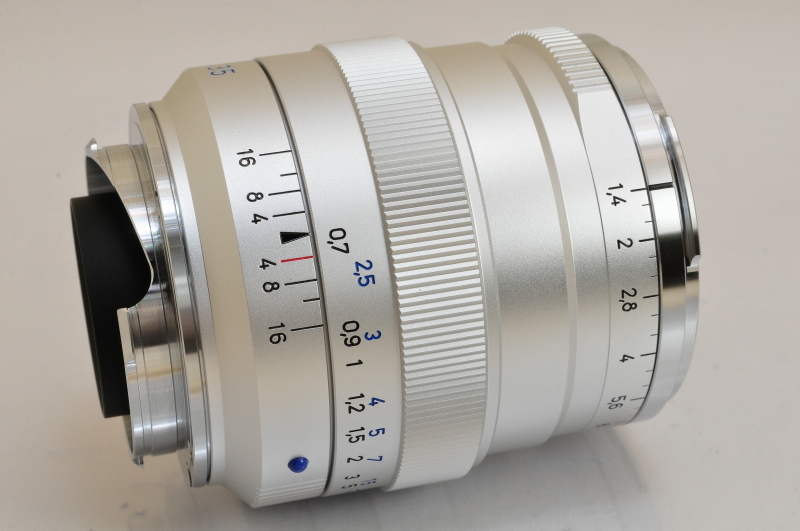 ★★新品同様 Carl Zeiss Distagon T* 35mm F/1.4 ZM Lens in Silver ♪♪#5651_画像4