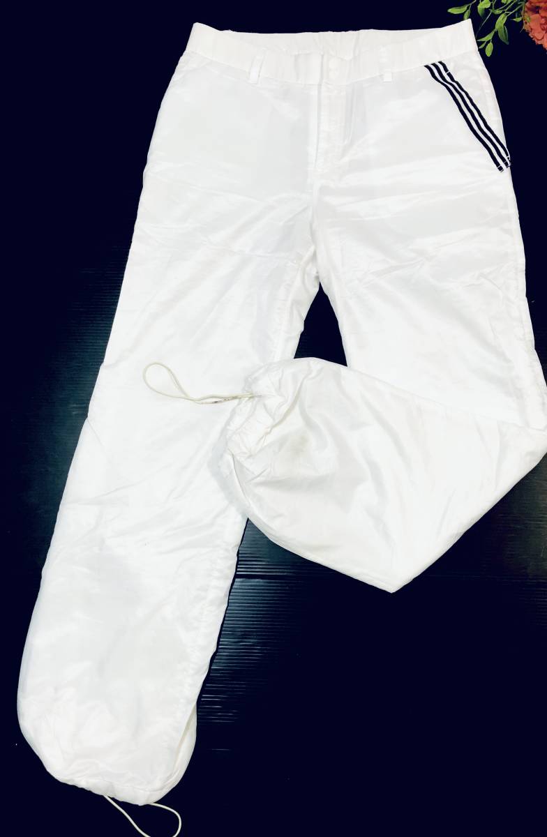 adidas　アディダス　中綿入りパンツ　ホワイト　スリーストライプ　裾コードストッパー　アウターパンツ　冬ゴルフ　レディースL_画像2