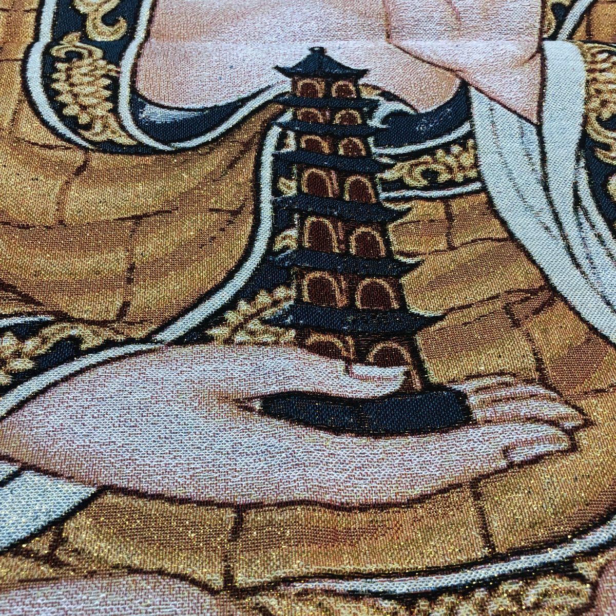 観音菩薩の壁掛飾り織物　仏画錦織　タンカ  厄除け　大型140×85cm 仏教美術  