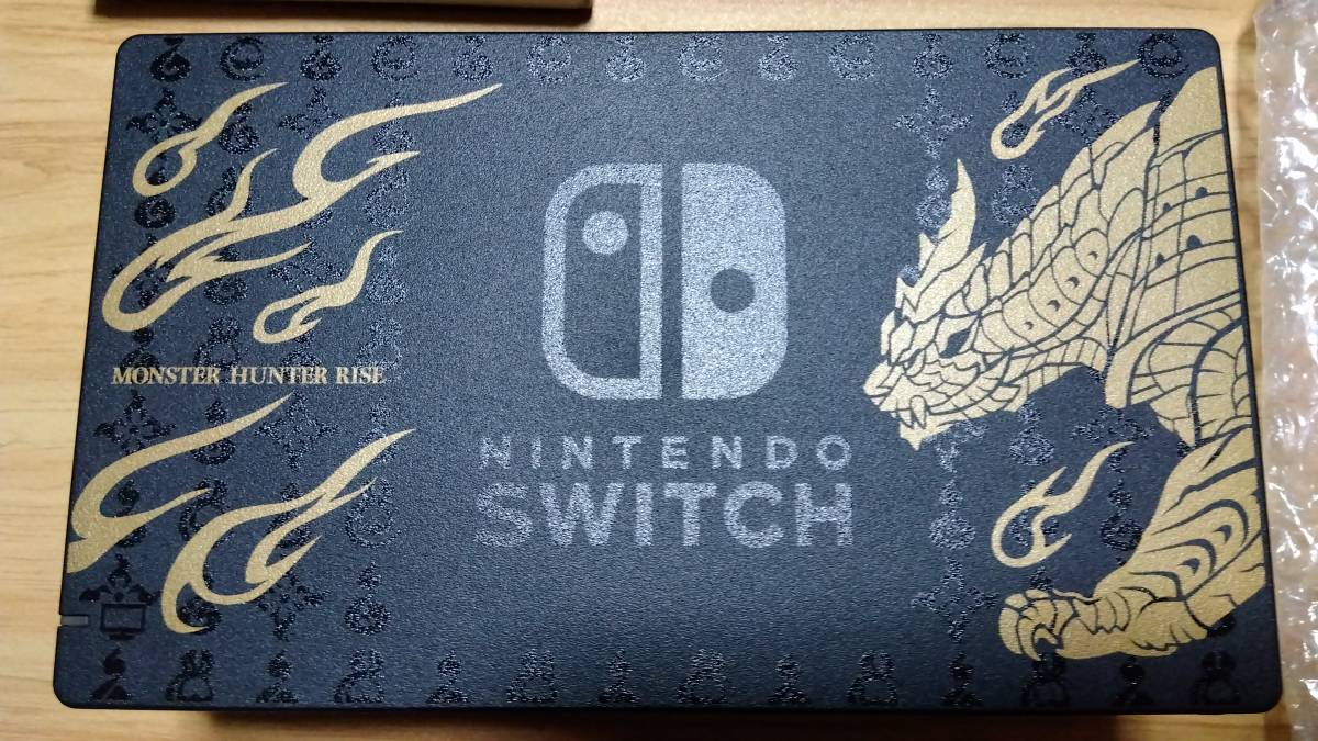 Nintendo Switch モンスターハンターライズ スペシャルエディション 動作確認済 数か月だけ使用の美品です おまけ付！任天堂 スイッチ 本体_画像6