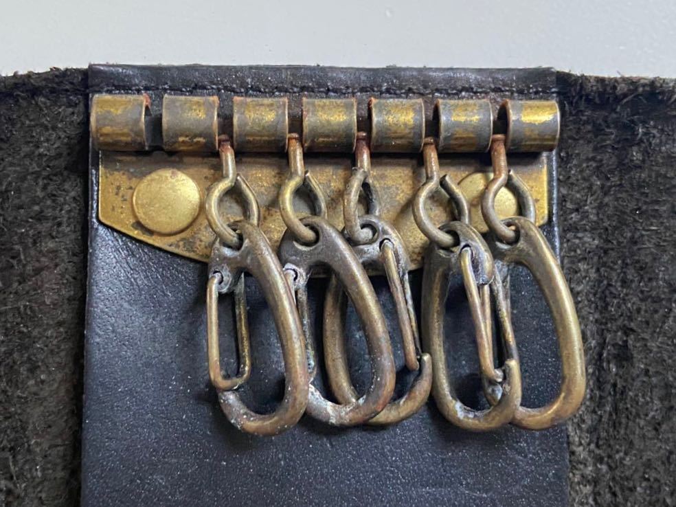 B3J093* Il Bisonte IL BISONTE original leather black color Logo key ring attaching 6 ream key case 