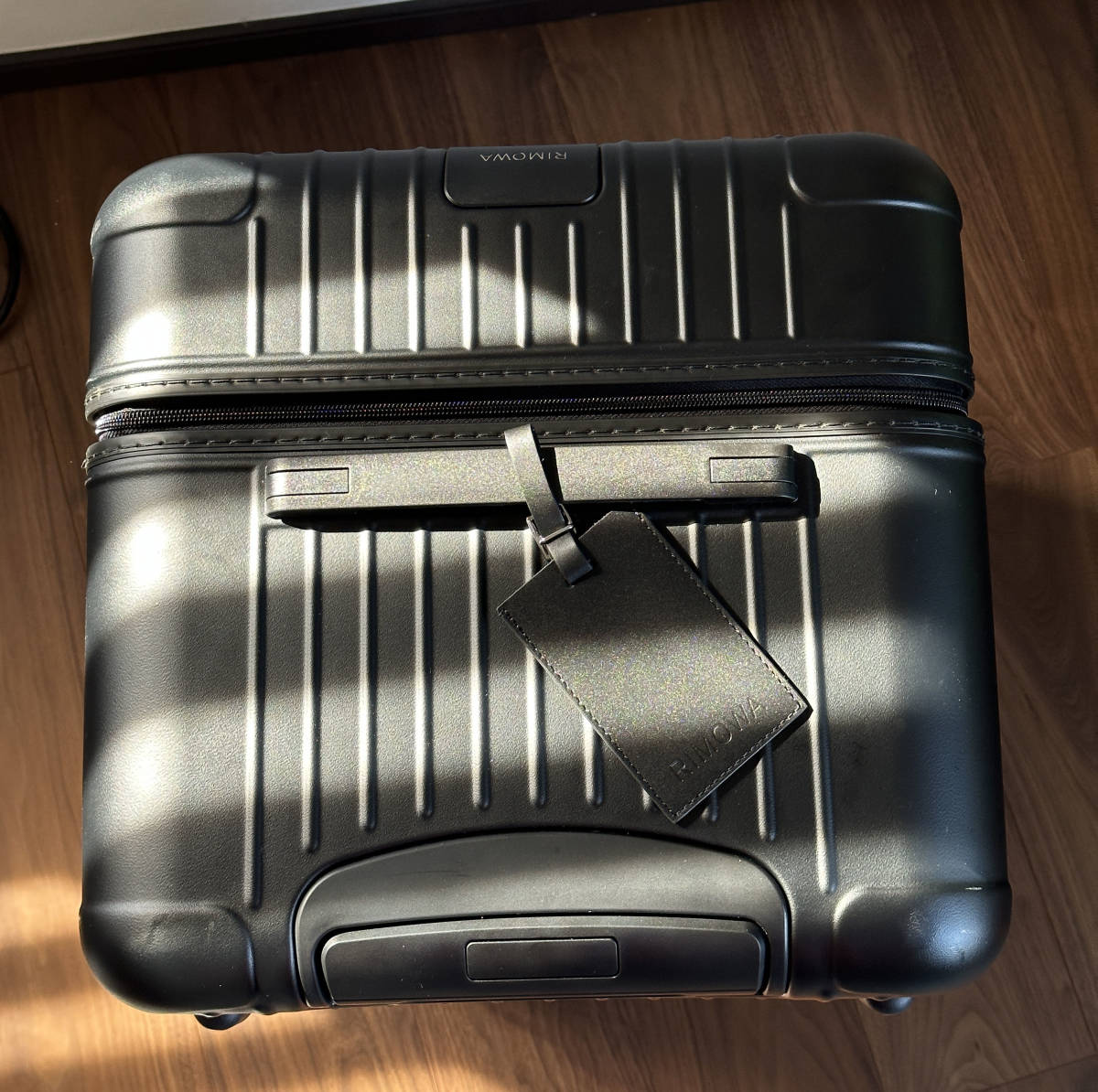 【1回使用】RIMOWA リモワ ESSENTIAL Trunk マットブラック スーツケース　海外正規品_画像4