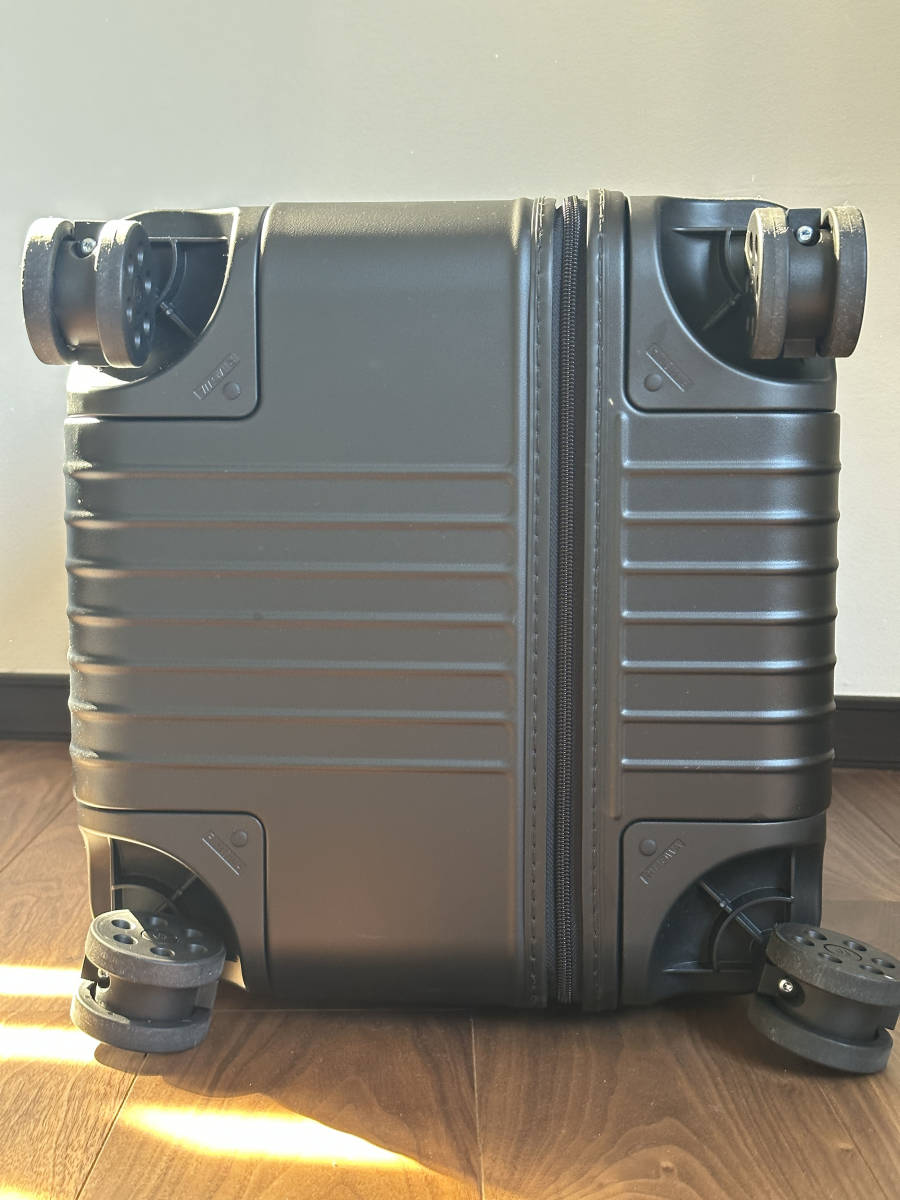 【1回使用】RIMOWA リモワ ESSENTIAL Trunk マットブラック スーツケース　海外正規品_画像5