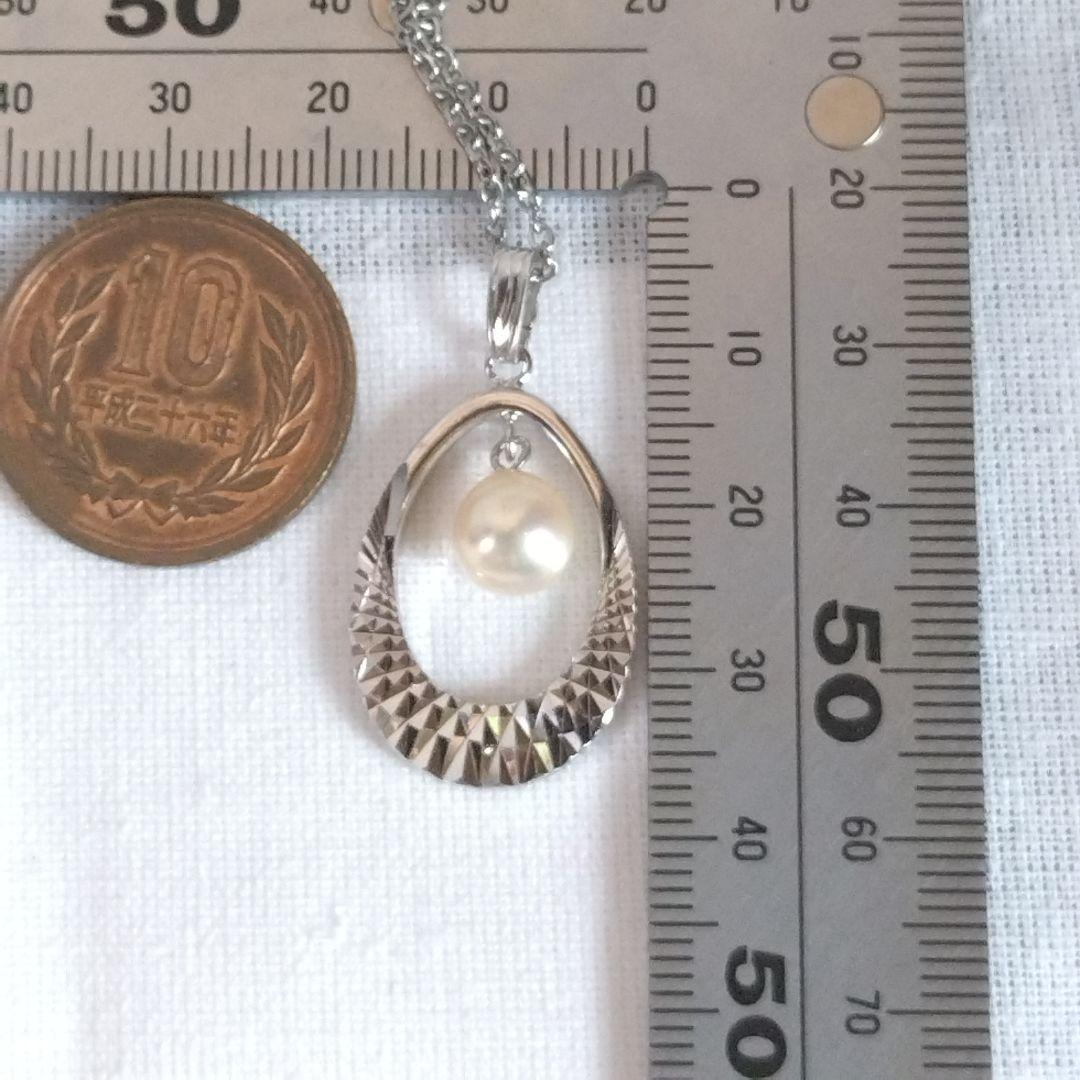 天然パール、本真珠をあしらえた、江戸切子のようなカットデザインのネックレス