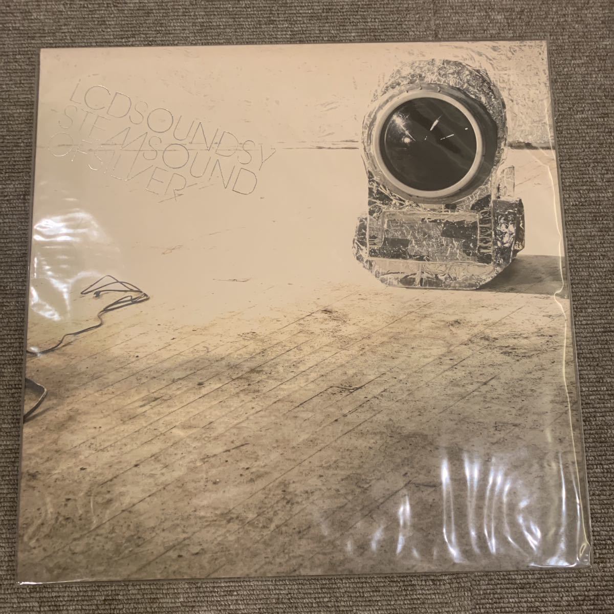 LCD SOUNDSYSTEM SOUND OF SILVER 2枚組　LP レコード_画像1