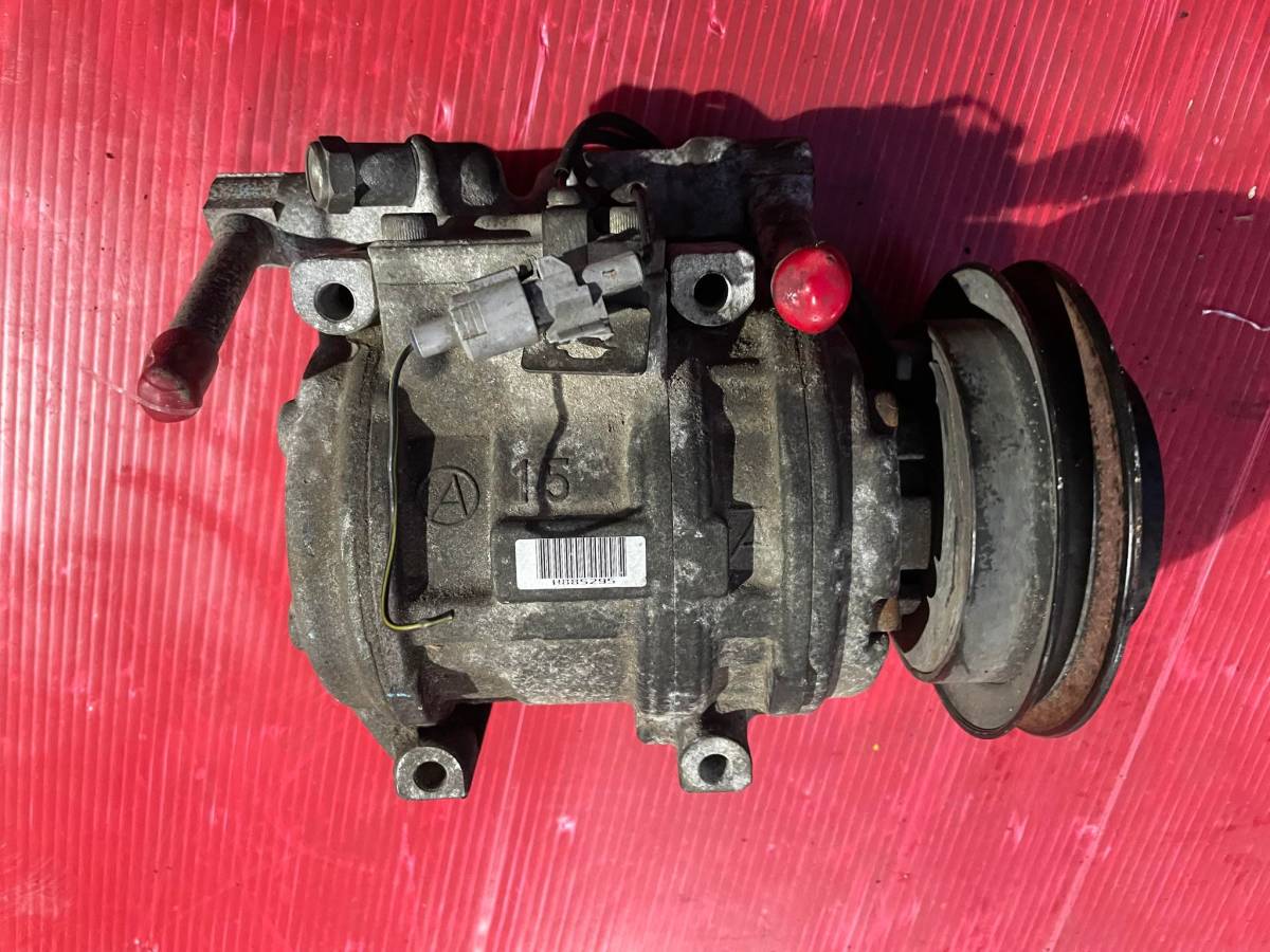  Toyota Hiace Regius LH113V air compressor (A3-5 986)