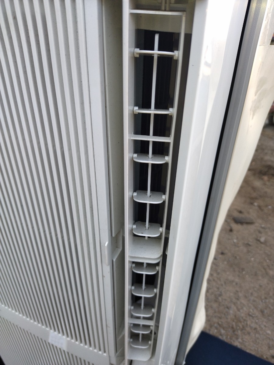 コロナ CORONA 窓用エアコン ウインドエアコン 1.6/1.8kW 4.5～7畳 冷暖兼用 CWH-A1820 2020年製 枠付き 冷房 暖房_画像3