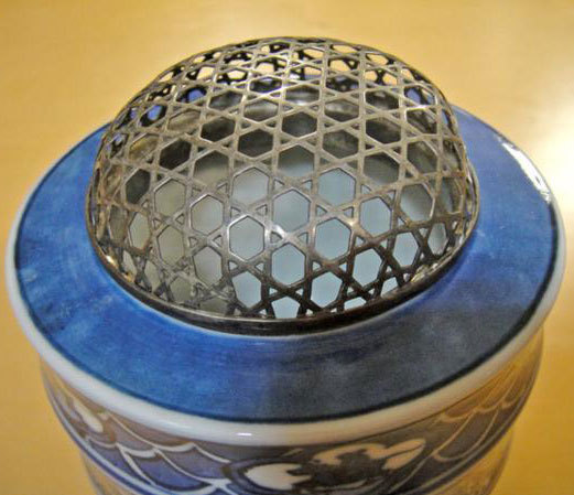 送料無料 ◆ 工芸品 陶磁器 ◆ 香炉 松谷 ◆ 直径90×高さ88ｍm 青_画像2