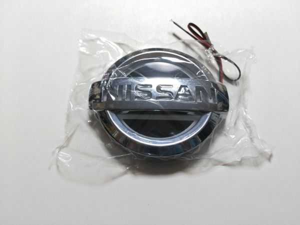 NISSAN 5D LEDエンブレム 交換式 10.8X9.2cm ブルー_画像1