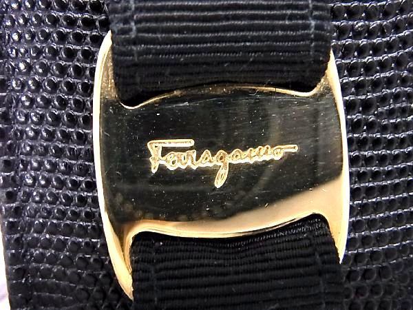 1円 ■美品■ Salvatore Ferragamo フェラガモ ヴァラリボン リザード型押しレザー ポーチ マルチケース 小物入れ ブラック系 AV0400_画像4