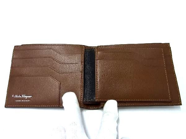 1円 ■極美品■ Salvatore Ferragamo フェラガモ ガンチーニ レザー 二つ折り 財布 ウォレット 札入れ メンズ ブラウン系 DA5057_画像3