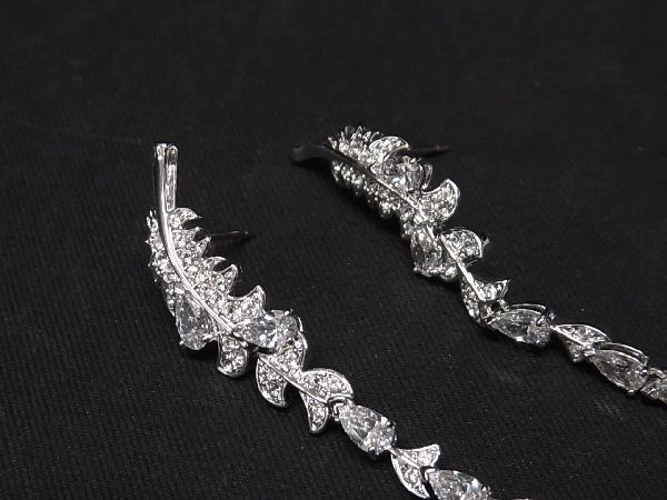 1円 ■新品同様■ SWAROVSKI スワロフスキー ラインストーン ピアス アクセサリー レディース シルバー系 AU2435_画像3