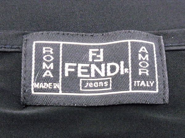 ■美品■ FENDI フェンディ ポリエステル100％ 水玉 半袖 Tシャツ トップス 洋服 レディース ブラック系 AT2255_画像3
