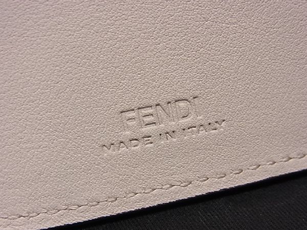 1円 ■極美品■ FENDI フェンディ ズッカ柄 レザー iPhoneX/XS対応 アイフォン スマホケース アイボリー系 BF4396_画像5