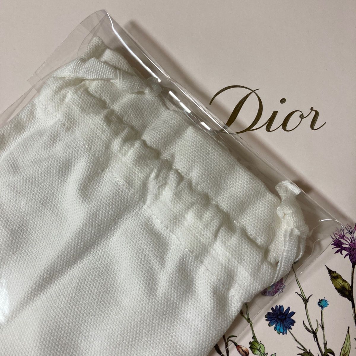 【新品】Dior/巾着袋ホワイト×ゴールドロゴ