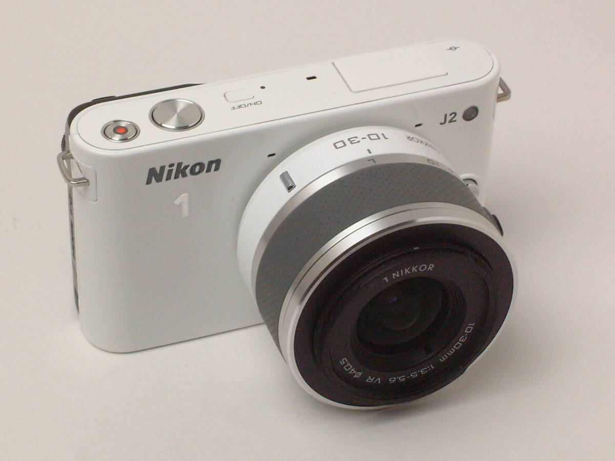 Nikon 1 J2 ホワイト ＋ 1NIKKOR 10-30mm VR ホワイト (外観程度良品/美品中古） ストラップ他付_画像4