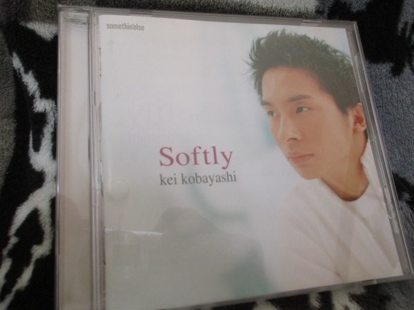 小林桂 / Softly【CD・13曲】1 朝日のようにさわやかに 2 マイ・フーリッシュ・ハート 3 スマイル 5 ローラ～11 星に願いを～13 ナウ_画像1