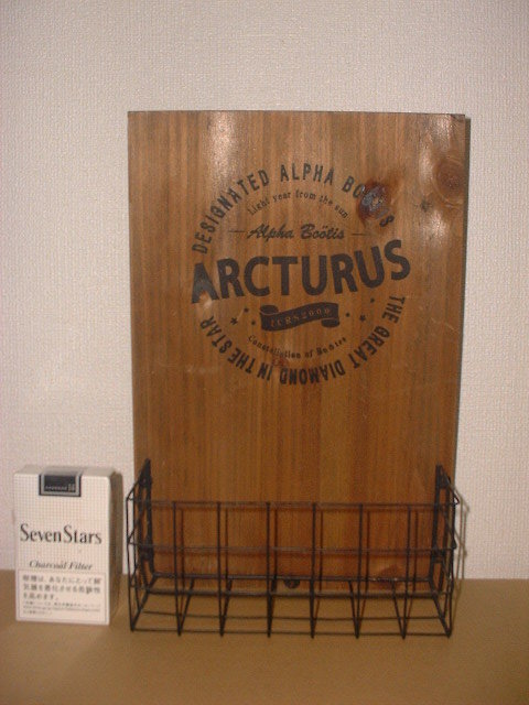 ARCTURUS　ALPHA BOOTSなどとある木製壁飾り　カゴ付き　小物入れ　状差し　　レトロ_画像1