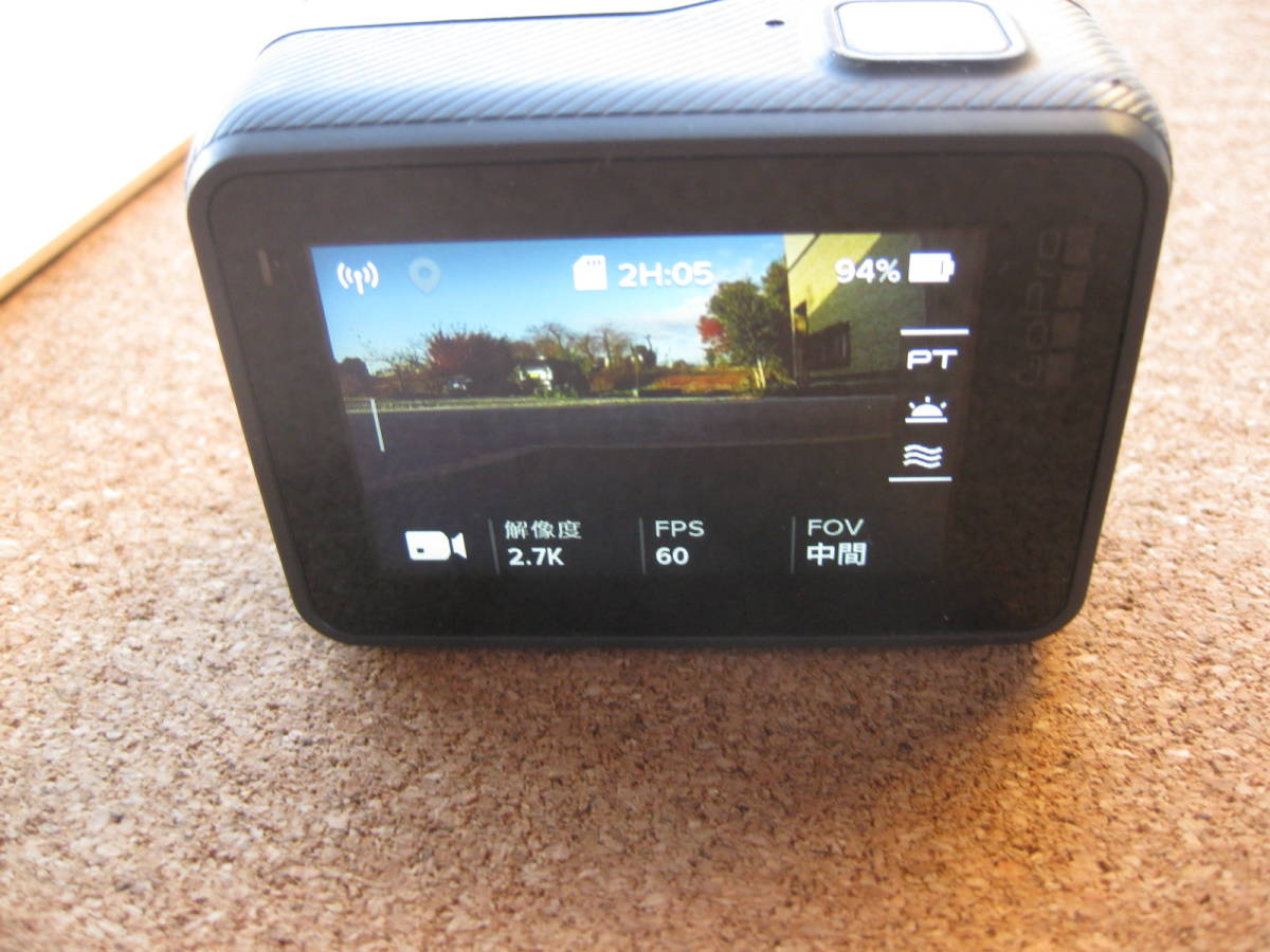 GoPro HERO5 BLACK ウェアラブルカメラ 4K 予備バッテリー 充電器 SDカード　自撮り棒付_画像3