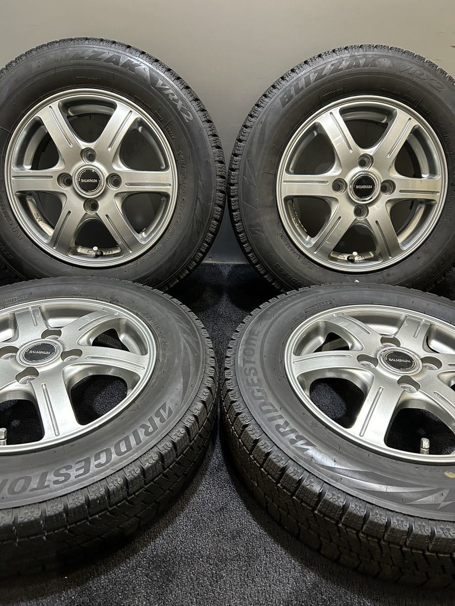 145/80R13 BRIDGESTONE/VRX2 17年製 BALMINUM 13インチ 4J ＋45 100 4H スタッドレス 4本 ワゴンR タント ムーヴ アルト (南1-D888)_画像1