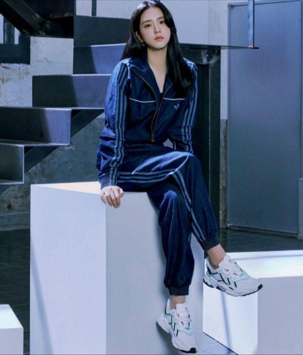 adidas デニムパンツ インディゴブルー ジャージ トラックパンツ 女性M イージーパンツ アディダスオリジナルス マコ着用