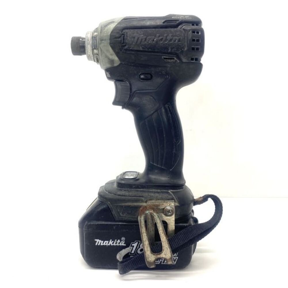 中古 makita マキタ 充電式インパクトドライバ TD147D ラバー剥がれあり バッテリー付属 工具_画像1