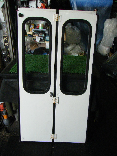  Mitsubishi Minica Walk Through van H22V left door 