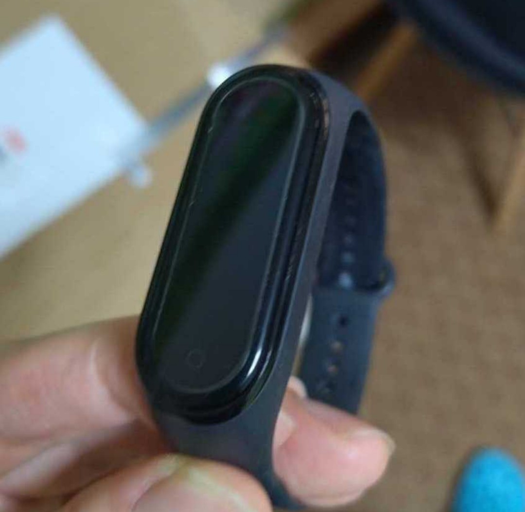 【送料無料】Xiaomi Mi band 5/6 交換用バンド 黄 ＋ 3/4/5/6 用 保護フィルム 替えバンド miband Xiaomi シャオミ_画像2