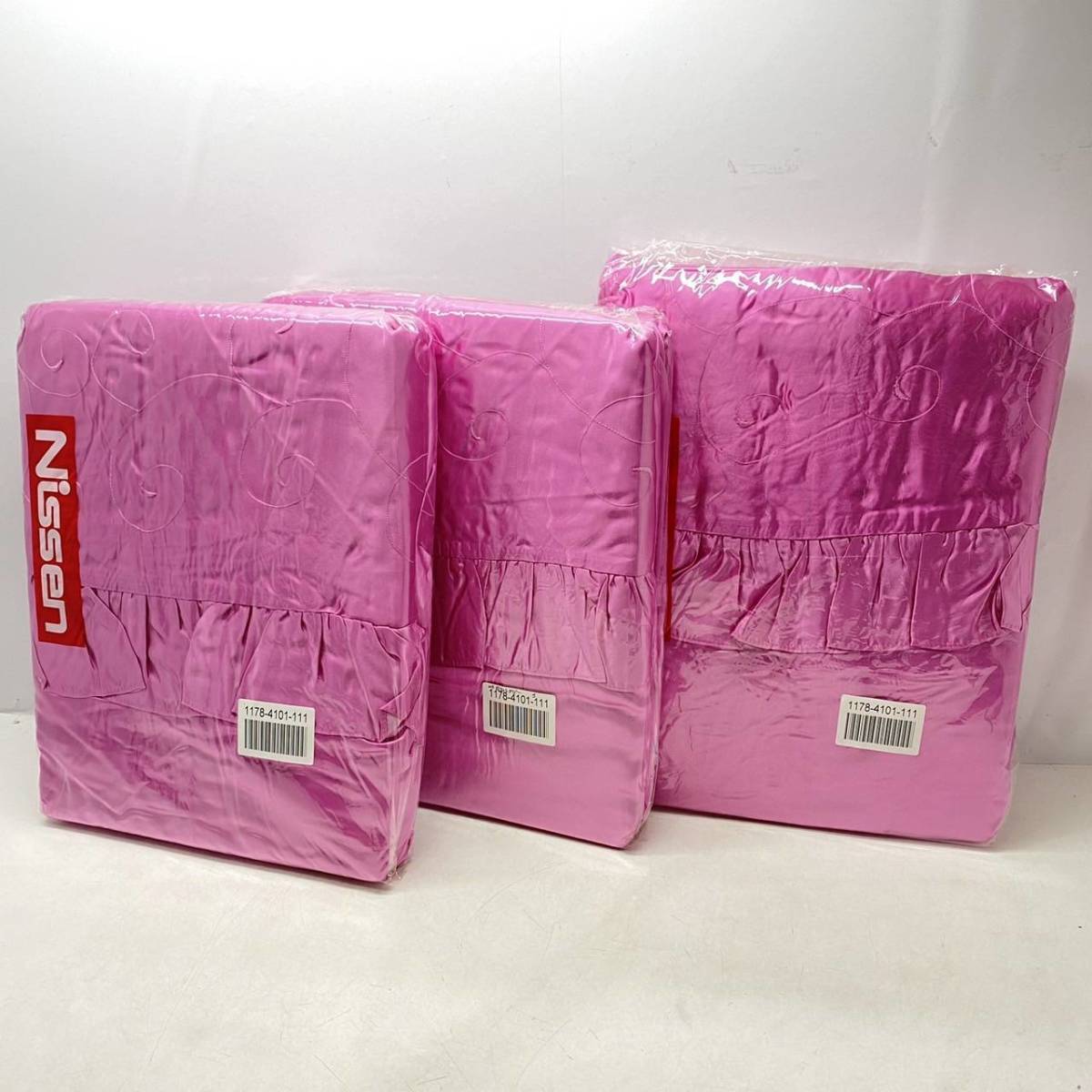 送料無料g27299 フリル付き 掛けカバー ピンク 寝具 シルク レーヨンベットカバー 刺繍 シングル 3枚セット まとめ 未使用の画像1