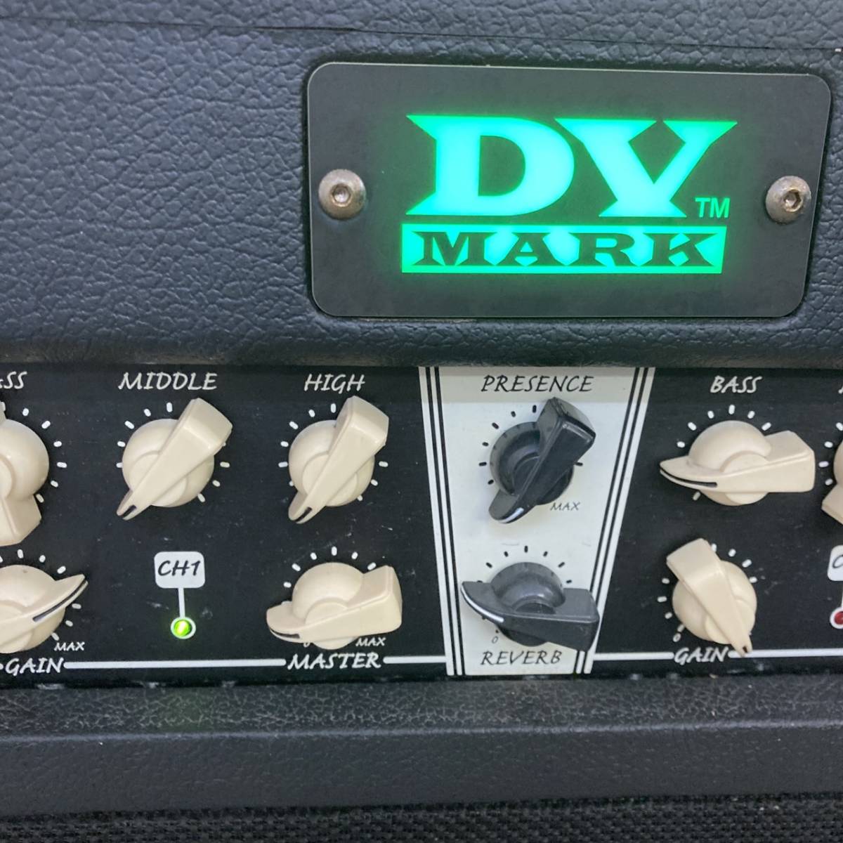 [11-269]DV MARK ギター コンボアンプ DV40 112 音響機器 ブラック 機材 _画像3